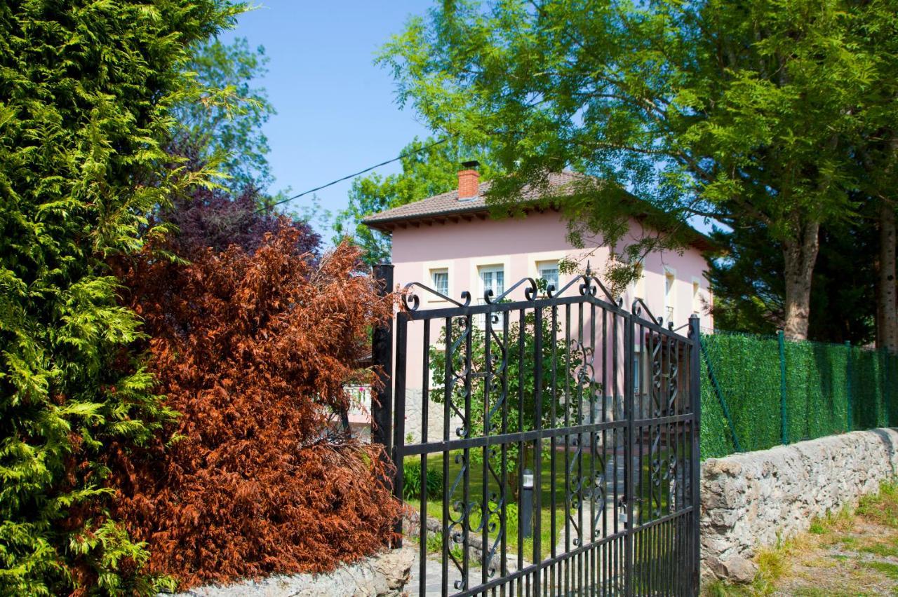 Villa Mercedes Pilona ภายนอก รูปภาพ